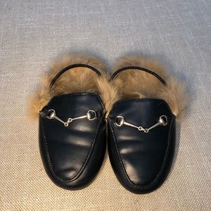Faux fur slide
